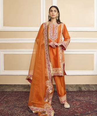 Naayab orange kurta set 1