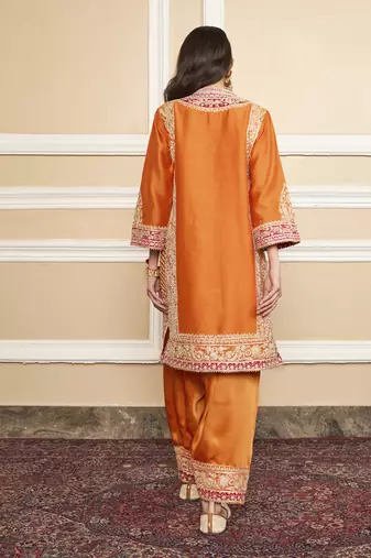 Naayab orange kurta set