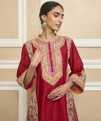 Naayab deep red kurta set 2