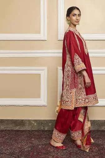Naayab deep red kurta set