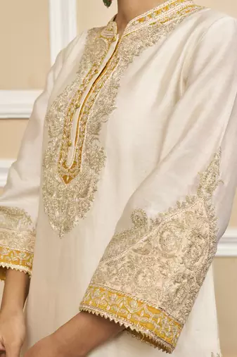 Sabaa daisy ivory kurta set