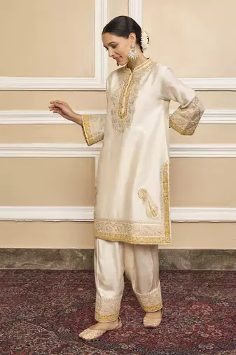 Sabaa daisy ivory kurta set