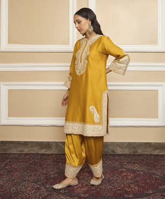 Sabaa glaze mustard kurta set 2