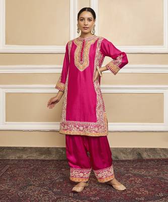 Naayab hotpink kurta set 1