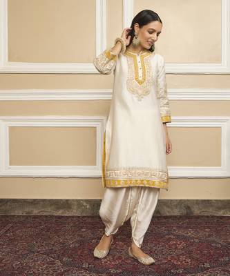 Myreen daisy ivory kurta set 1