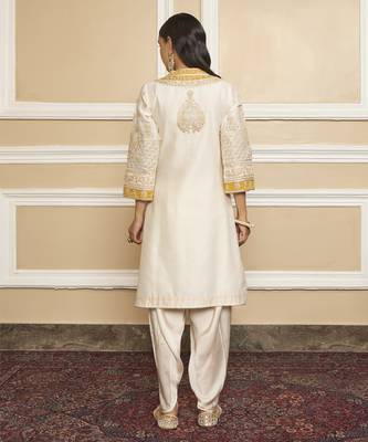 Myreen daisy ivory kurta set 3