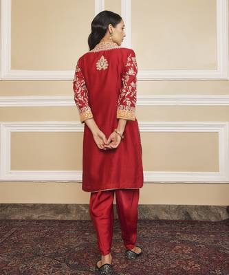 Mehnoor deep red kurta set 4
