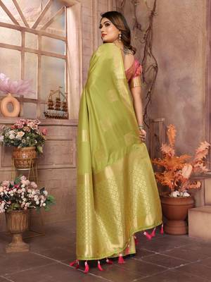 Light green soft art silk blend with zari weaving borders saree with blouse 3