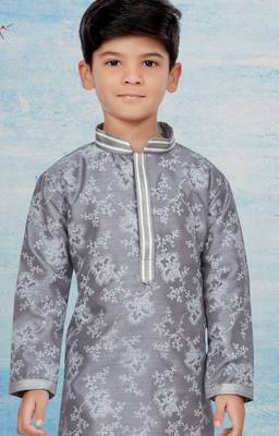 Off white flower printed kurta pajama with thread work 2