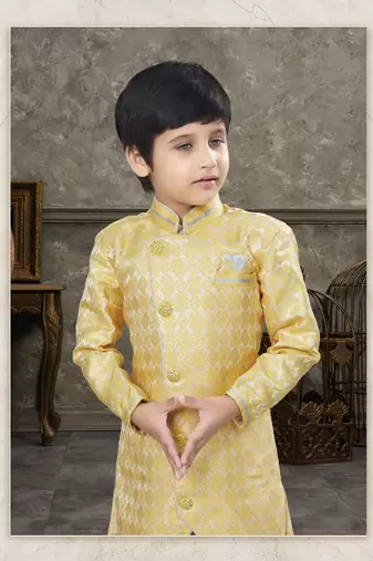 Off white classic indowestern sherwani set with thread and less work with fancy button