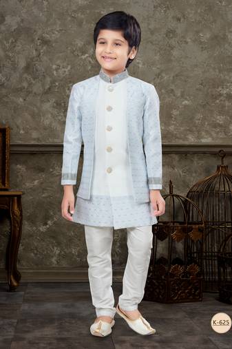 Off white classic indowestern sherwani set with thread and less work with fancy button