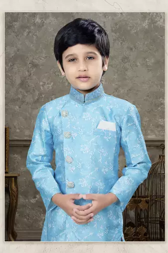Off white classic indowestern sherwani set with thread and less work with fancy button