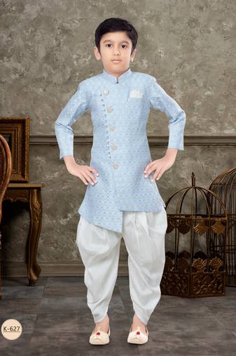 Off white classic indowestern sherwani set with thread and less work with fancy button