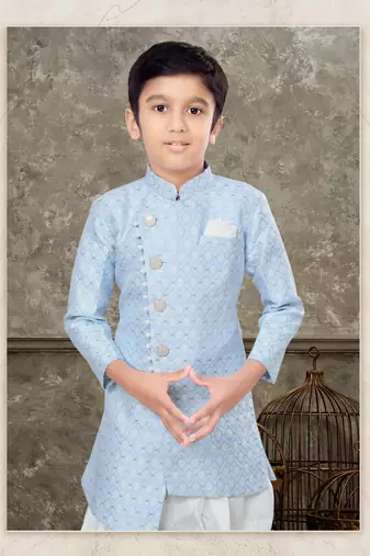 Off white classic indowestern sherwani set with thread and less work with fancy button