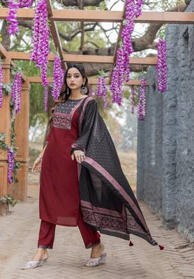 Women Modal Straight Kurta With Pant And Dupatta Suit Set 3