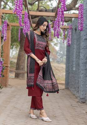 Women Modal Straight Kurta With Pant And Dupatta Suit Set 5