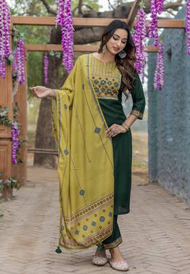 Women Modal Straight Kurta With Pant And Dupatta Suit Set 1