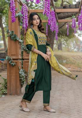 Women Modal Straight Kurta With Pant And Dupatta Suit Set 4