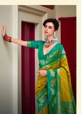 Pehnava silk blend saree with blouse 4