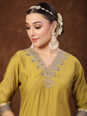 Corn mustard mustard solid & embroidered silk blend straight kurta pant dupatta set 4