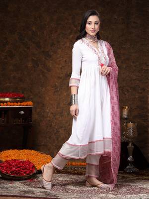 White pakistani solid & embroidered silk blend straight kurta pant dupatta 3