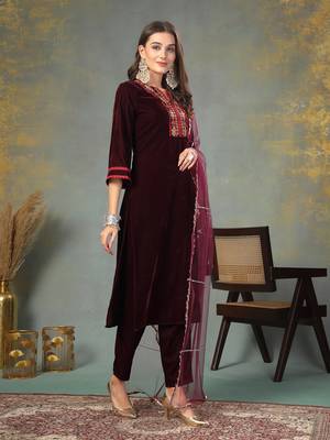 Wine solid & embroidered velvet straight kurta pant dupatta set 3