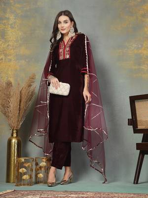 Wine solid & embroidered velvet straight kurta pant dupatta set 5