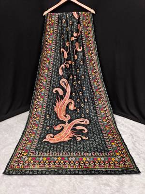Trendmalls Women's Velvet Paisley Pattern Dupatta 1