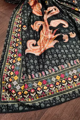 Trendmalls Women's Velvet Paisley Pattern Dupatta