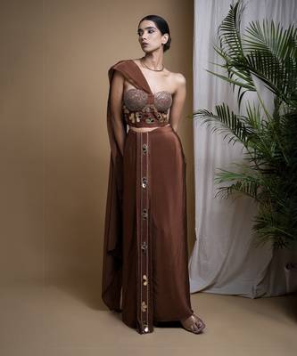 Rustic brown corset drape set 4