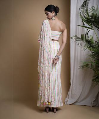 Stripes printed drape set 2