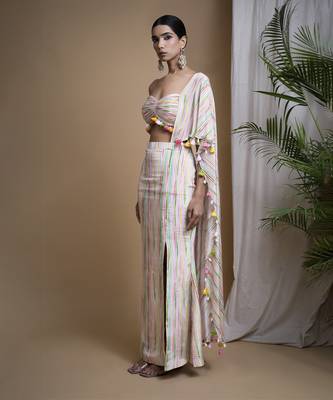 Stripes printed drape set 4