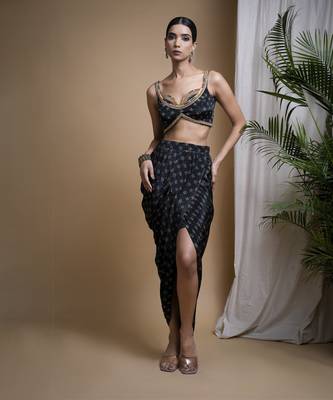 Bottle green digital print indo drape set 1