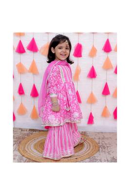 pink lace embellished flower printed sharara set 2
