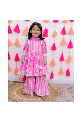 pink lace embellished flower printed sharara set 3