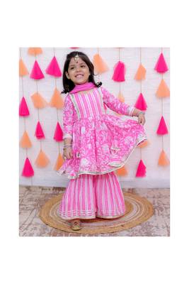 pink lace embellished flower printed sharara set 4