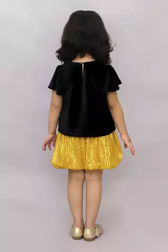 Velvet embroidery top with sequence shorts sets for girls - red