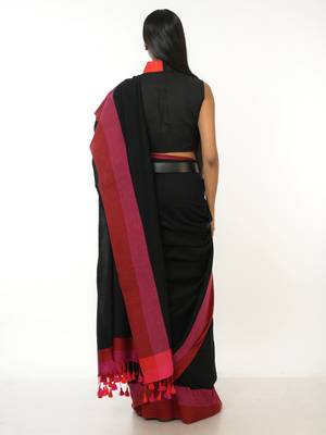 black handloom acrylic cotton saree with red and pink border 3