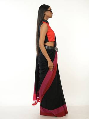 black handloom acrylic cotton saree with red and pink border 4