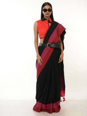 black handloom acrylic cotton saree with red and pink border 5