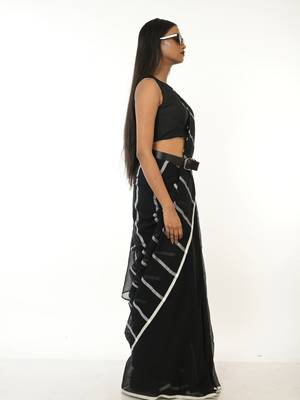 black handloom acrylic cotton saree with white stripes 2
