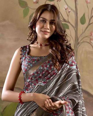 grey dola silk blend saree with unstitched blouse piece 4