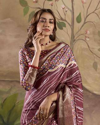 burgundy dola silk blend saree with unstitched blouse piece 2