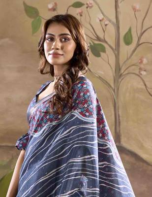navy blue dola silk blend saree with unstitched blouse piece 2