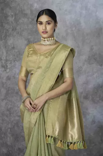 pista cotton silk blend saree with unstitched blouse piece