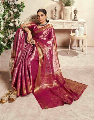 magenta silk blend blend saree with unstitched blouse piece 2