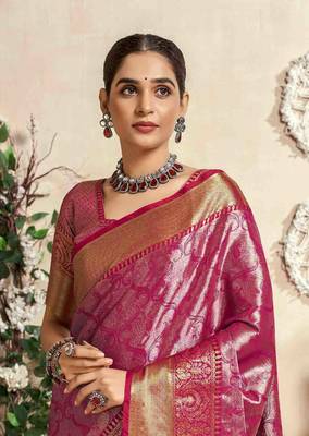 magenta silk blend blend saree with unstitched blouse piece 4