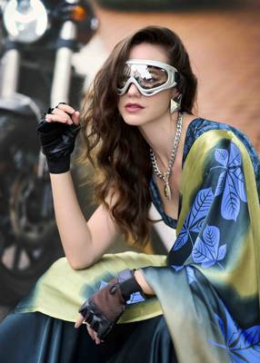 teal japan satin saree with unstitched blouse piece 3