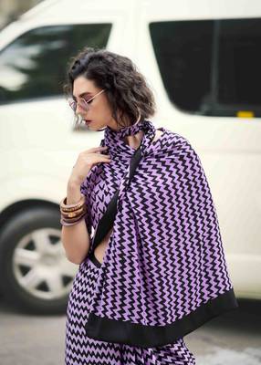 lavender japan satin saree with unstitched blouse piece 3