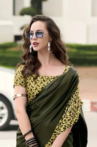 mehendi japan satin saree with unstitched blouse piece